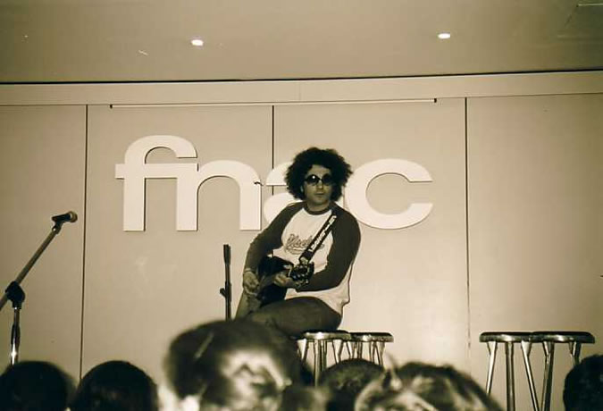 Torino, Showcase acustico alla FNAC, 25 Maggio 2002 - Foto di Mec - 17 Aug 2004